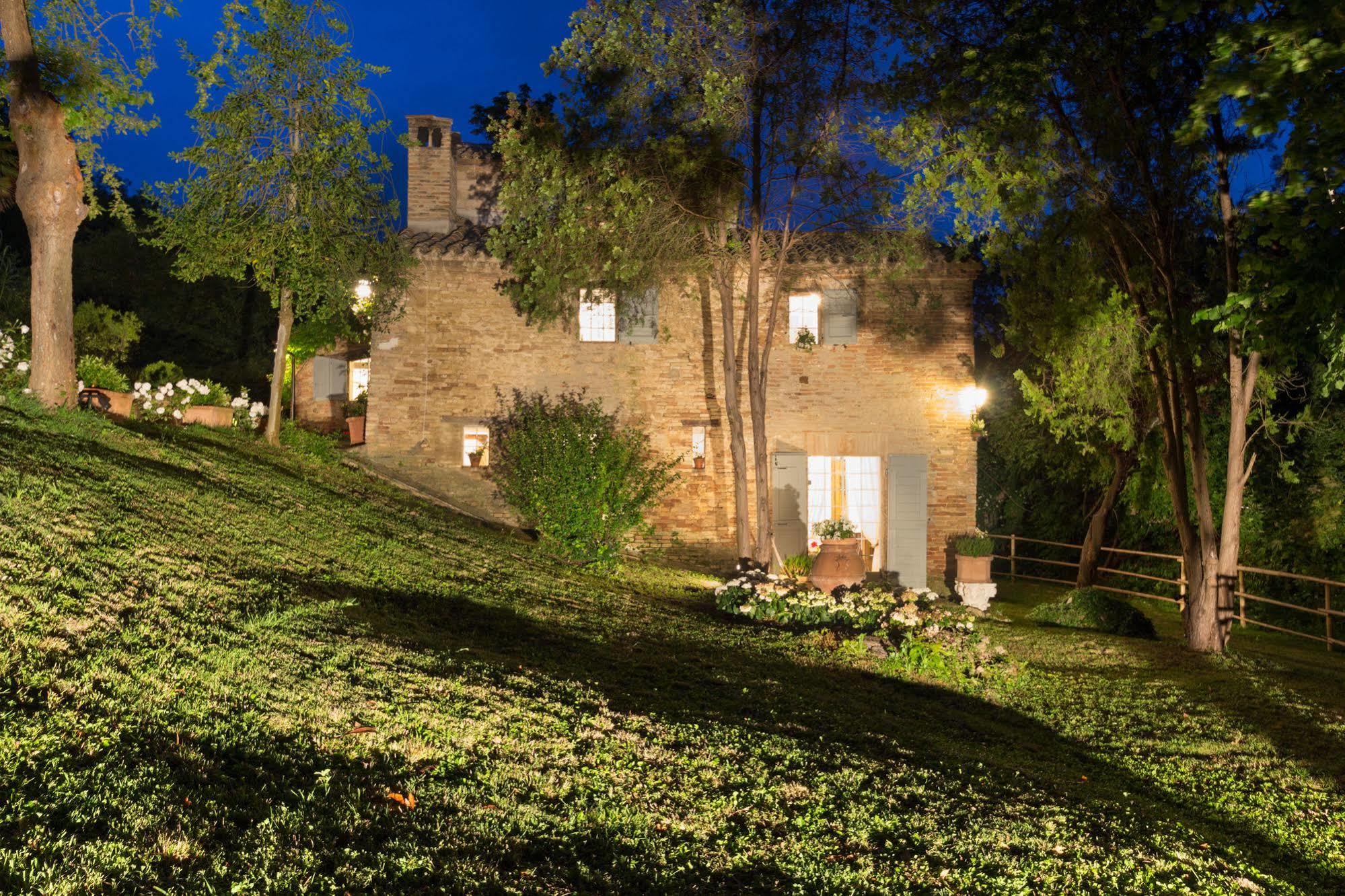 B&B La Residenza Del Poeta Montesicuro Esterno foto